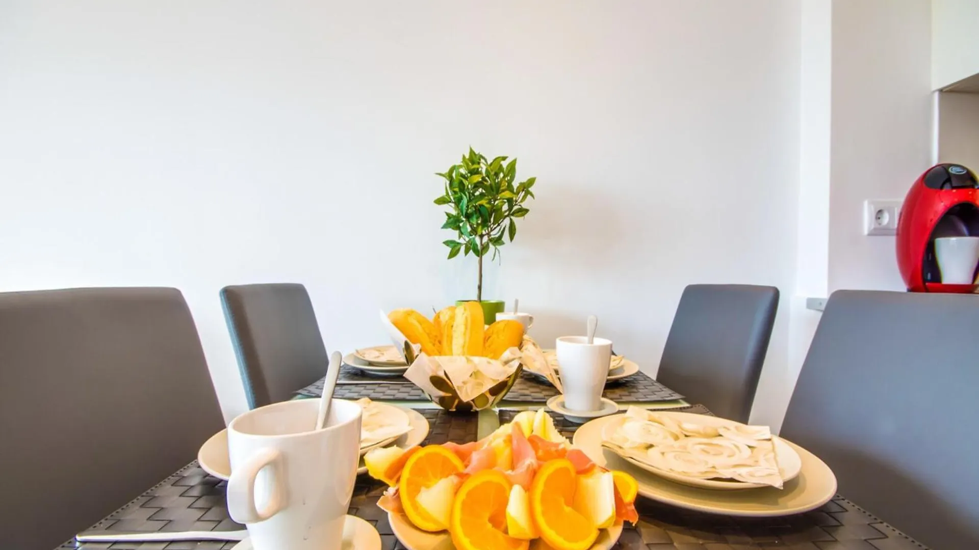 Apartment With Communal Pool Access Порто де Алькудиа